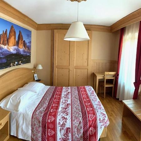 ארונצו די קדורה Albergo Garni Ajarnola מראה חיצוני תמונה