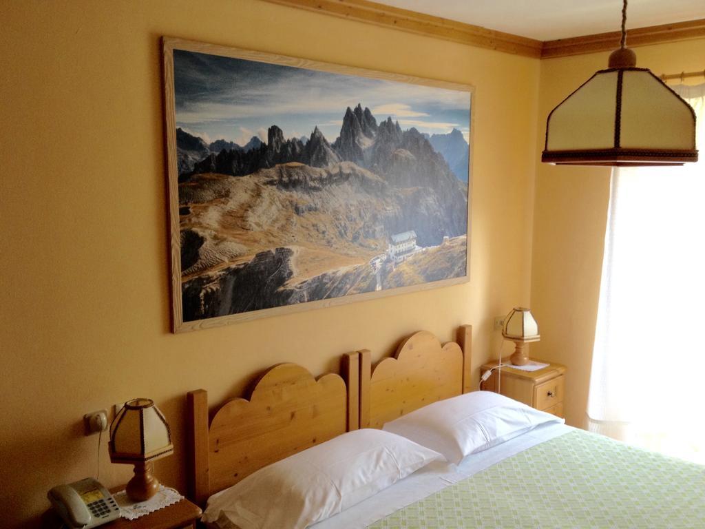 ארונצו די קדורה Albergo Garni Ajarnola חדר תמונה