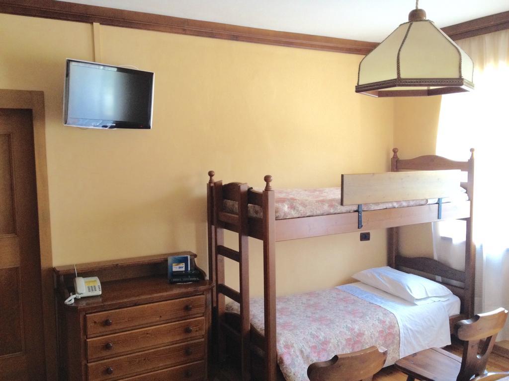ארונצו די קדורה Albergo Garni Ajarnola חדר תמונה