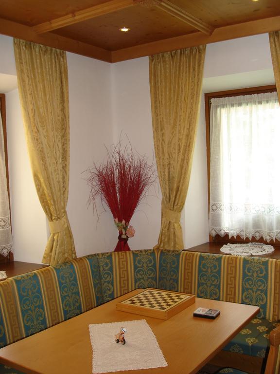 ארונצו די קדורה Albergo Garni Ajarnola מראה חיצוני תמונה
