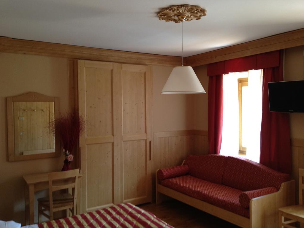 ארונצו די קדורה Albergo Garni Ajarnola חדר תמונה